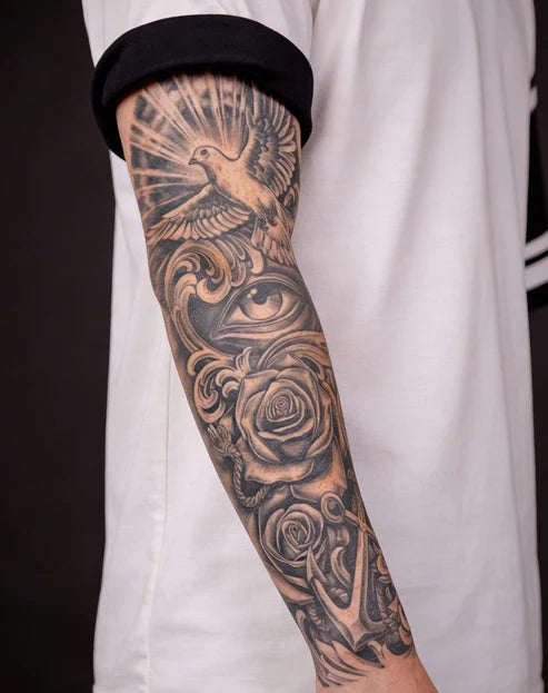 Pigeon & Eye & Roses